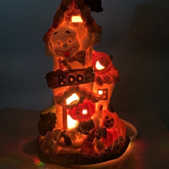 VTG Ting Shen Illuminated porcelain Halloween table piece with 3' cord - Picture 4 of 13